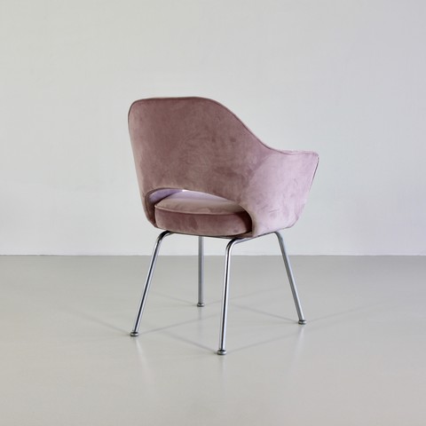 Eero SAARINEN Conference Chair, Knoll International Eero SAARINEN Conference Chair, Knoll International