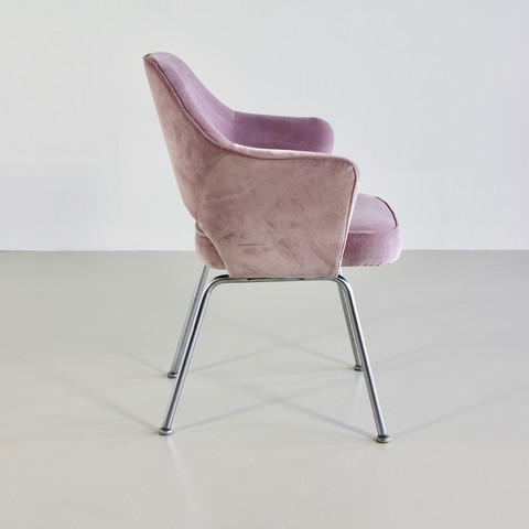Eero SAARINEN Conference Chair, Knoll International Eero SAARINEN Conference Chair, Knoll International