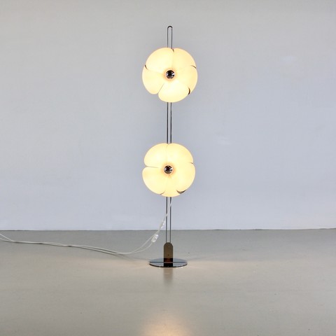 Floor Lamp by Olivier MOURGUE 1967, model 2093. Floor Lamp by Olivier MOURGUE 1967, model 2093.