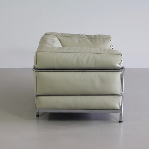 Lounge Chair LC3 by LE CORBUSIER, JEANNERET & PERRIAND, Cassina Lounge Chair LC3 by LE CORBUSIER, JEANNERET & PERRIAND, Cassina