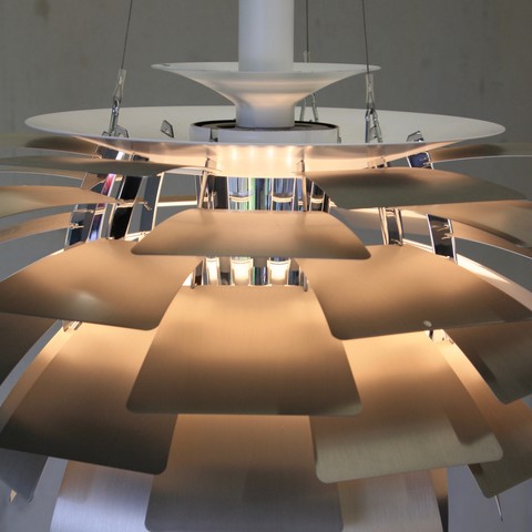 PH Artichoke Lamp by Louis POULSON PH Artichoke Lamp by Louis POULSON