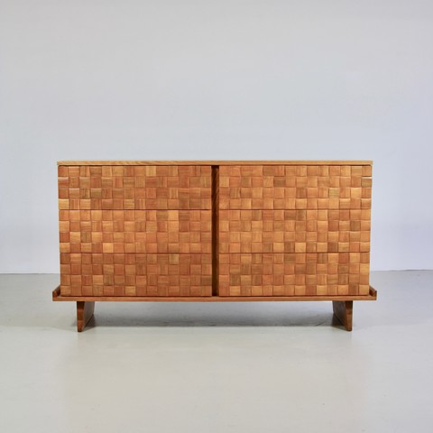 Sideboard/ Chest by Paul LASZLO, U.S.A. Sideboard/ Chest by Paul LASZLO, U.S.A.