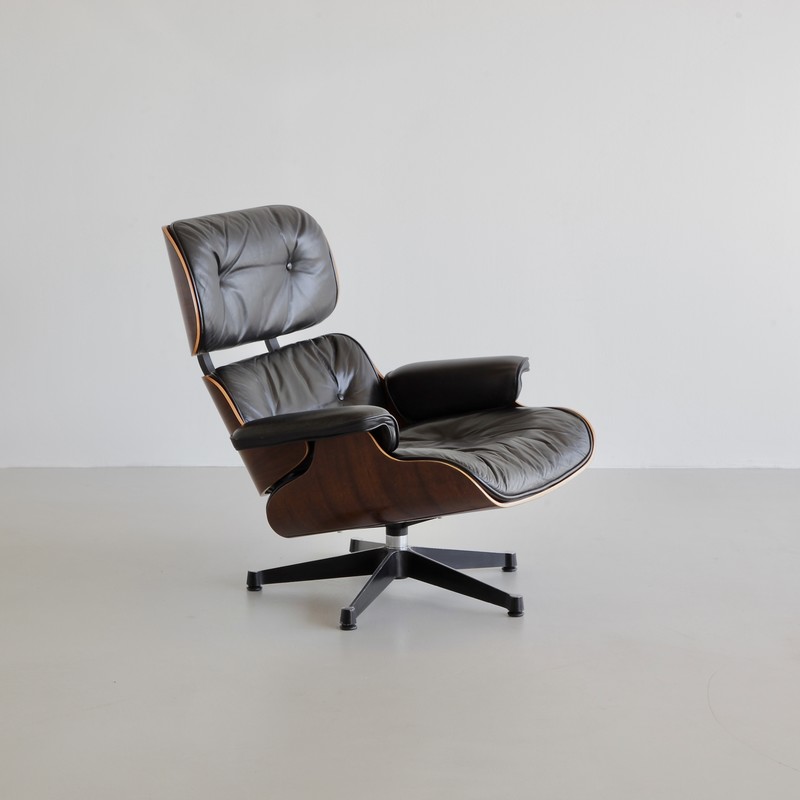 Charles & Ray EAMES Lounge Chair and Footstool, Vitra 1970s