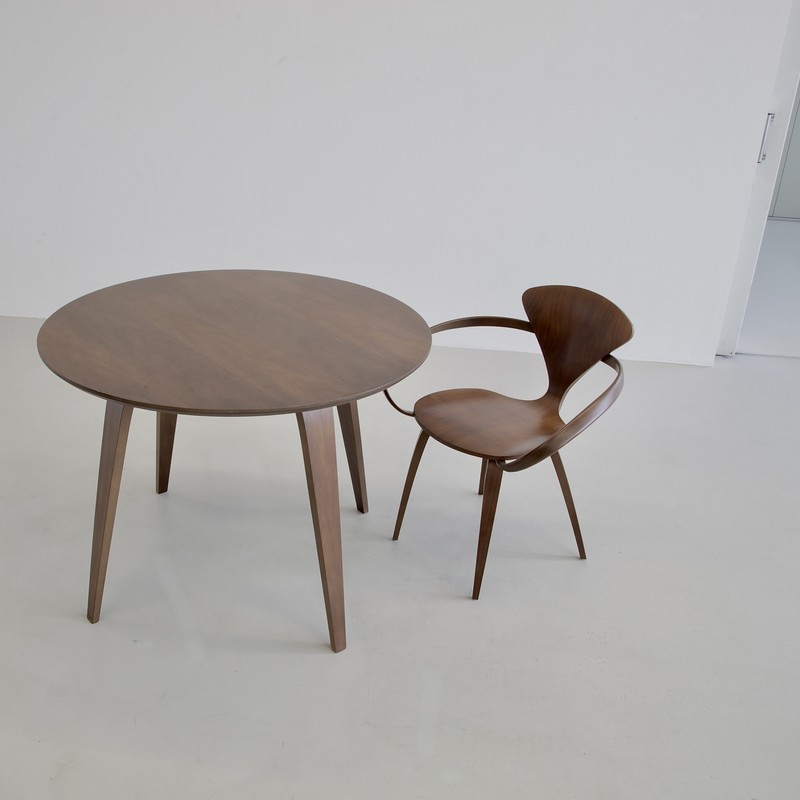 CHERNER Round Table in classic Walnut, 2003