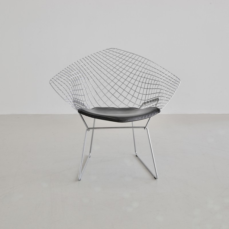 Diamond Chair by Harry BERTOIA, KNOLL INTERNATIONAL