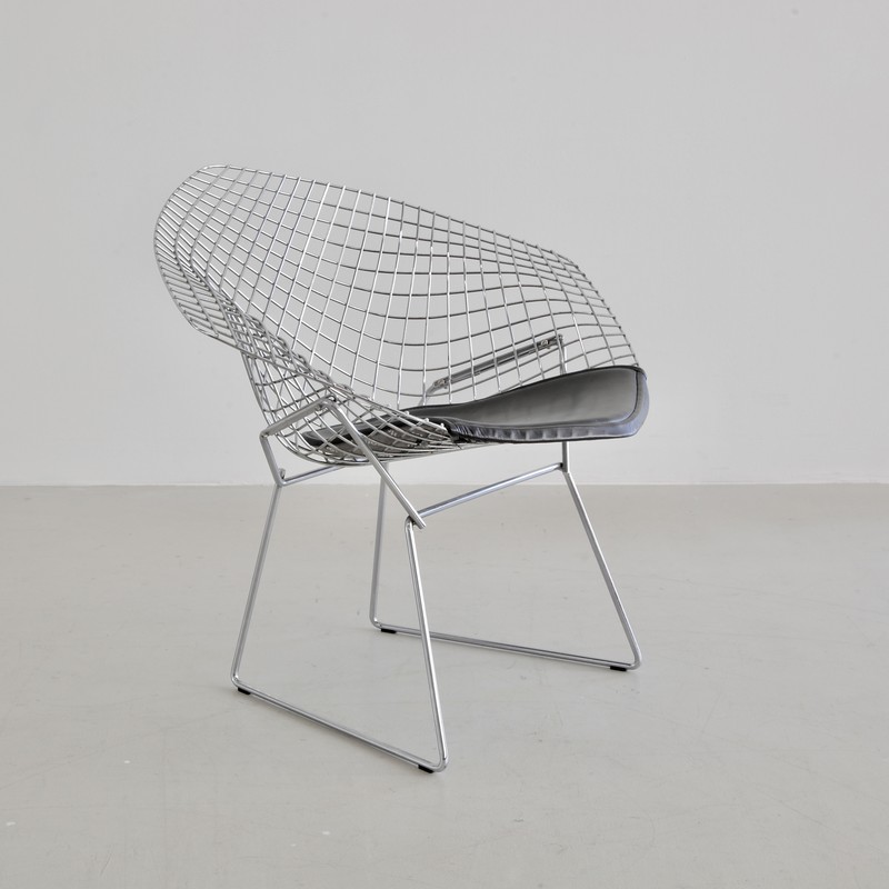 Diamond Chair by Harry BERTOIA, KNOLL INTERNATIONAL