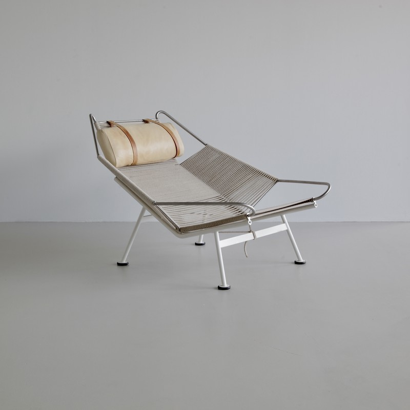 FLAG Halyard Louge Chair by Hans J. WEGNER, PP225