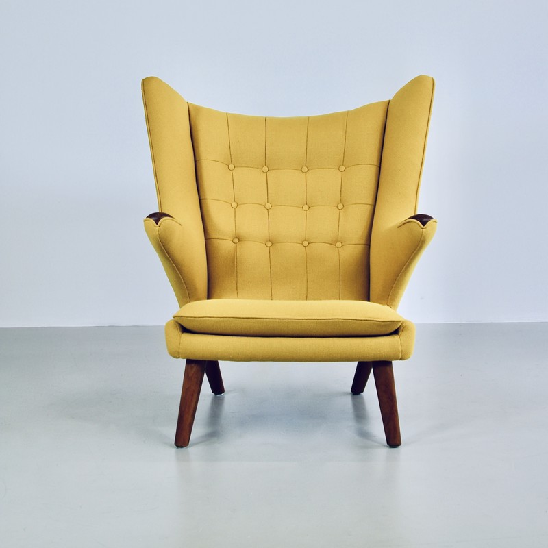 Hans J. WEGNER Armchair 