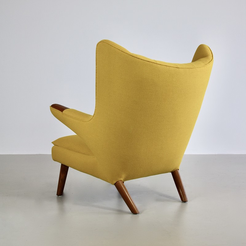 Hans J. WEGNER Armchair 