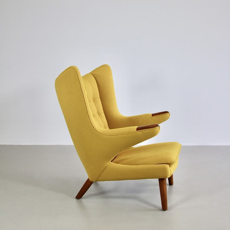 Hans J. WEGNER Armchair 