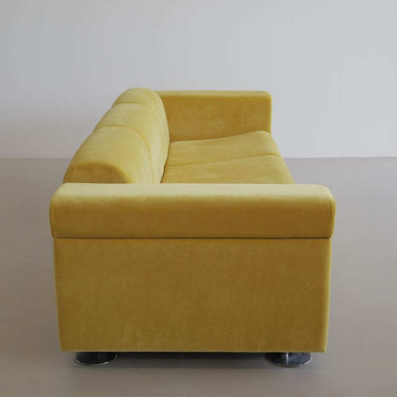 Large Sofa D120 by Valeria BORSANI and Alfredo BONETTI,  TECNO MILANO 1966
