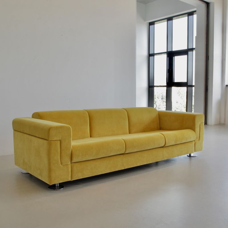 Large Sofa D120 by Valeria BORSANI and Alfredo BONETTI,  TECNO MILANO 1966