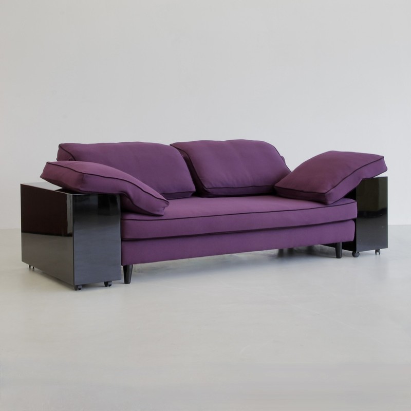LOTA Sofa by Eileen GRAY - spaceandchrome.com