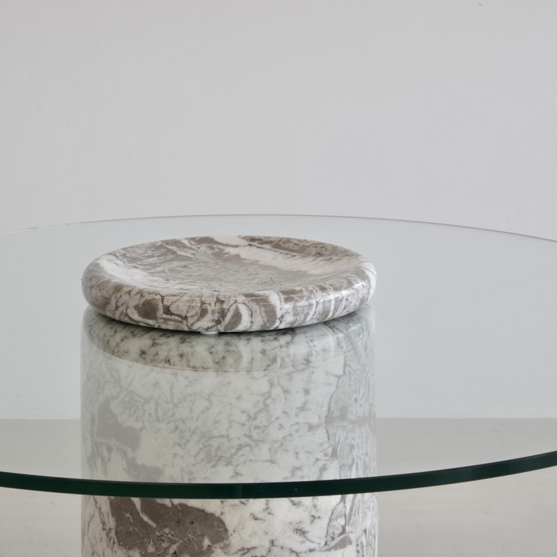 Original Round Dining Table by Angelo MANGIAROTTI for Sorgente dei Mobili, 1975.