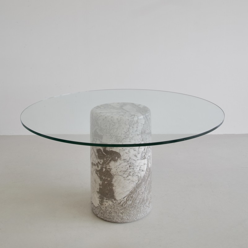Original Round Dining Table by Angelo MANGIAROTTI for Sorgente dei Mobili, 1975.