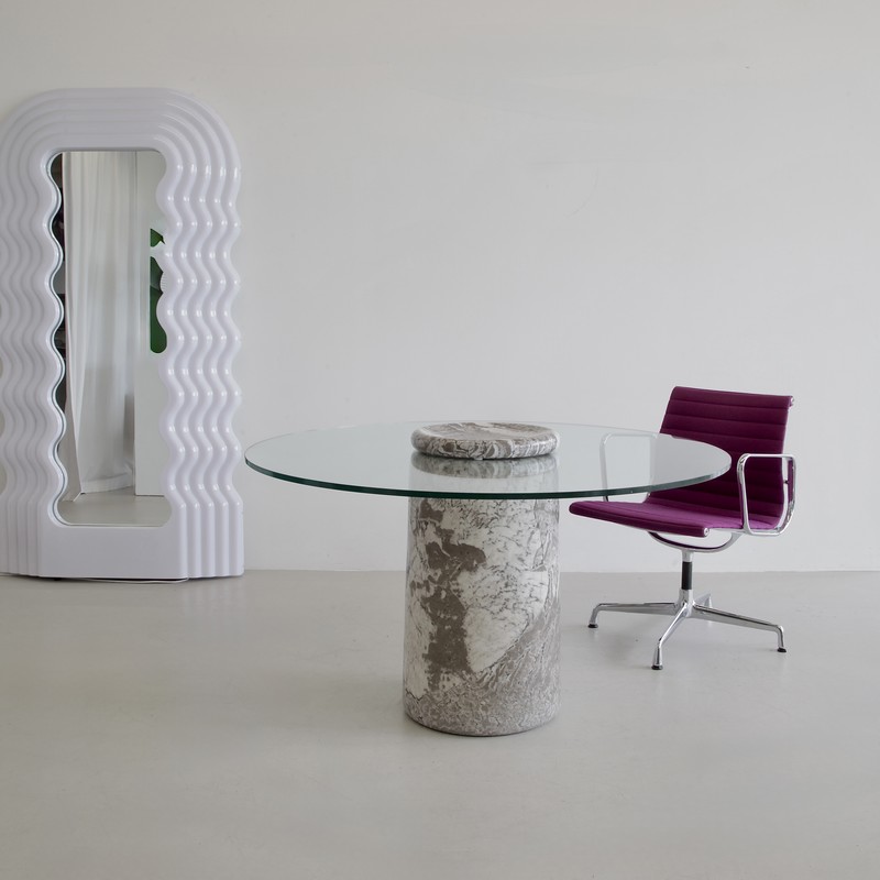 Original Round Dining Table by Angelo MANGIAROTTI for Sorgente dei Mobili, 1975.