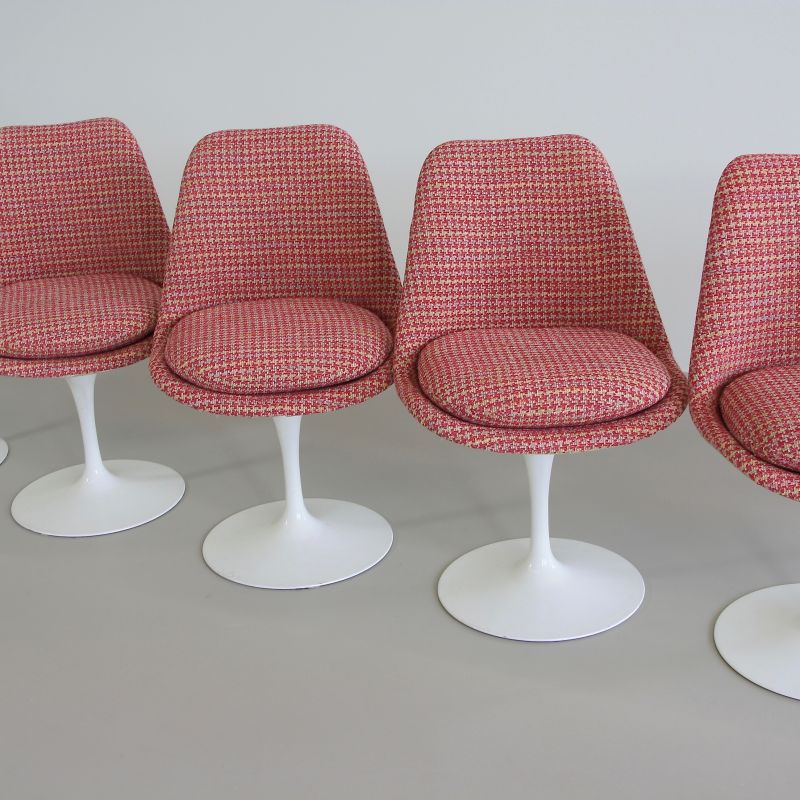 Set of Six Chairs by Eero SAARINEN, Knoll International