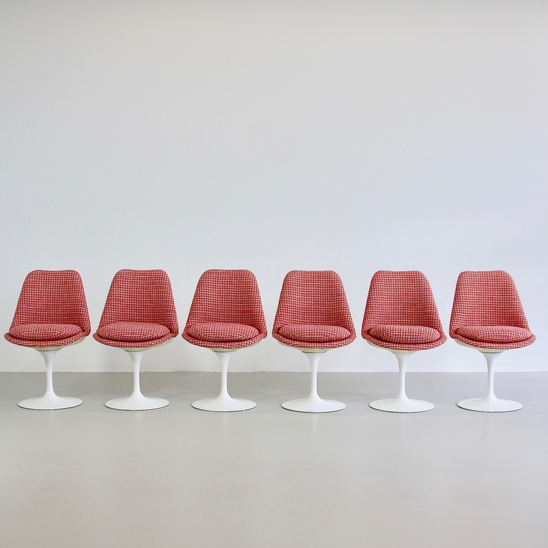 Set of Six Chairs by Eero SAARINEN, Knoll International