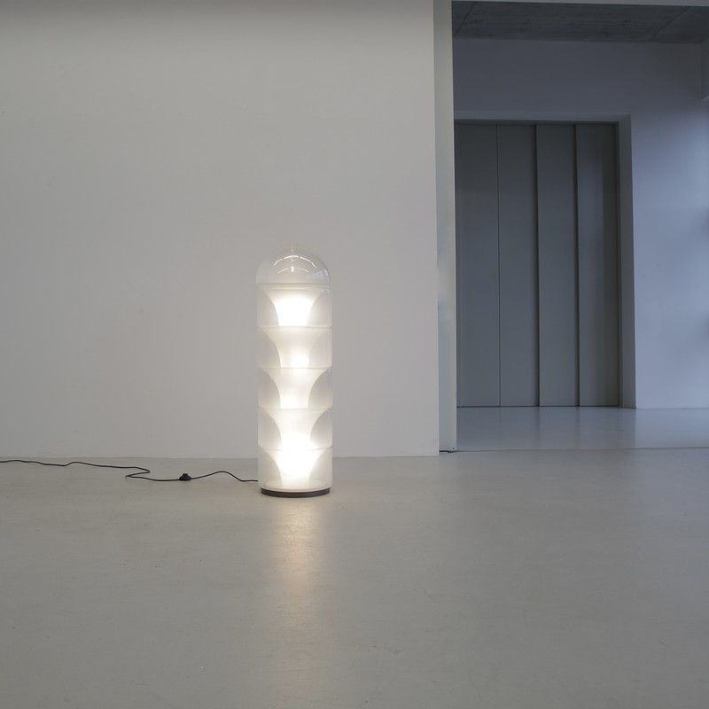 SFUMATO Floor Lamp by Carlo NASON for MAZZEGA 1970s | Space+ Chrome