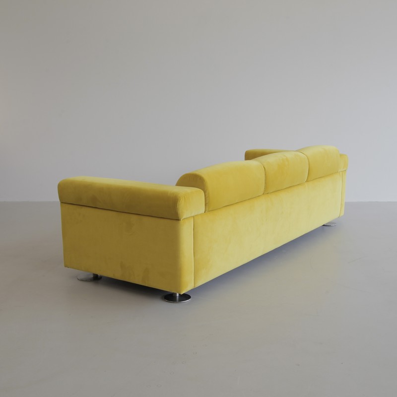 Three Seat Sofa by Valeria BORSANI and Alfredo Bonetti, TECNO 1966- spaceandchrome.com