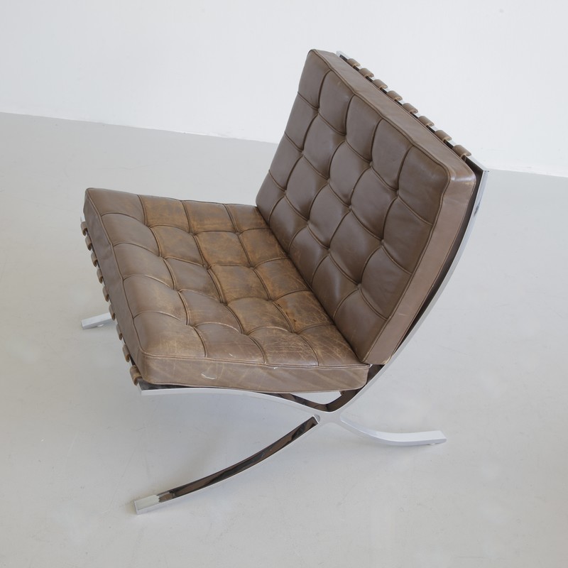 Vintage BARCELONA Chair & Footstool by Knoll International, 1970s