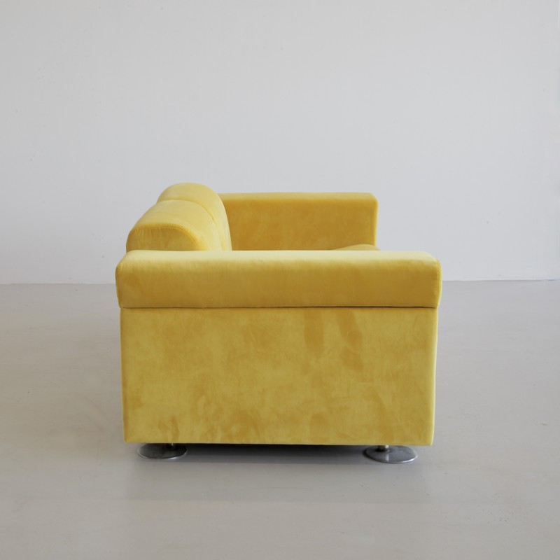 Yellow Two-Seat Sofa D120 by Valeria BORSANI and Alfredo BONETTI, TECNO 1966