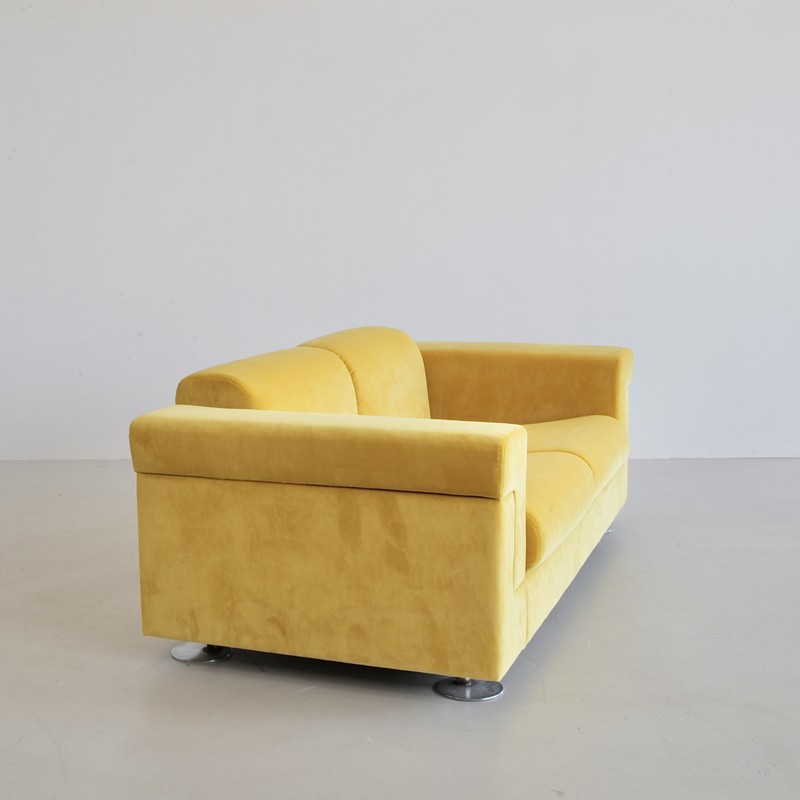 Yellow Two-Seat Sofa D120 by Valeria BORSANI and Alfredo BONETTI, TECNO 1966
