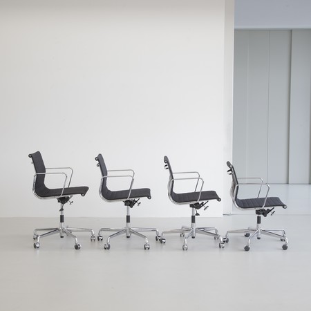 SET of 4 Charles & Ray EAMES Aluminium Office Chairs, VITRA
